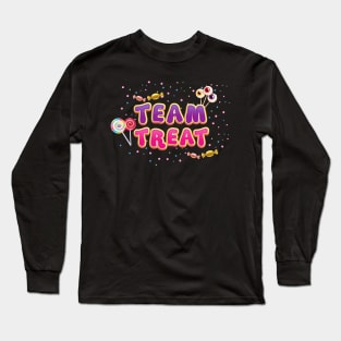 Team Treat Costume for  Trick or Treaters Long Sleeve T-Shirt